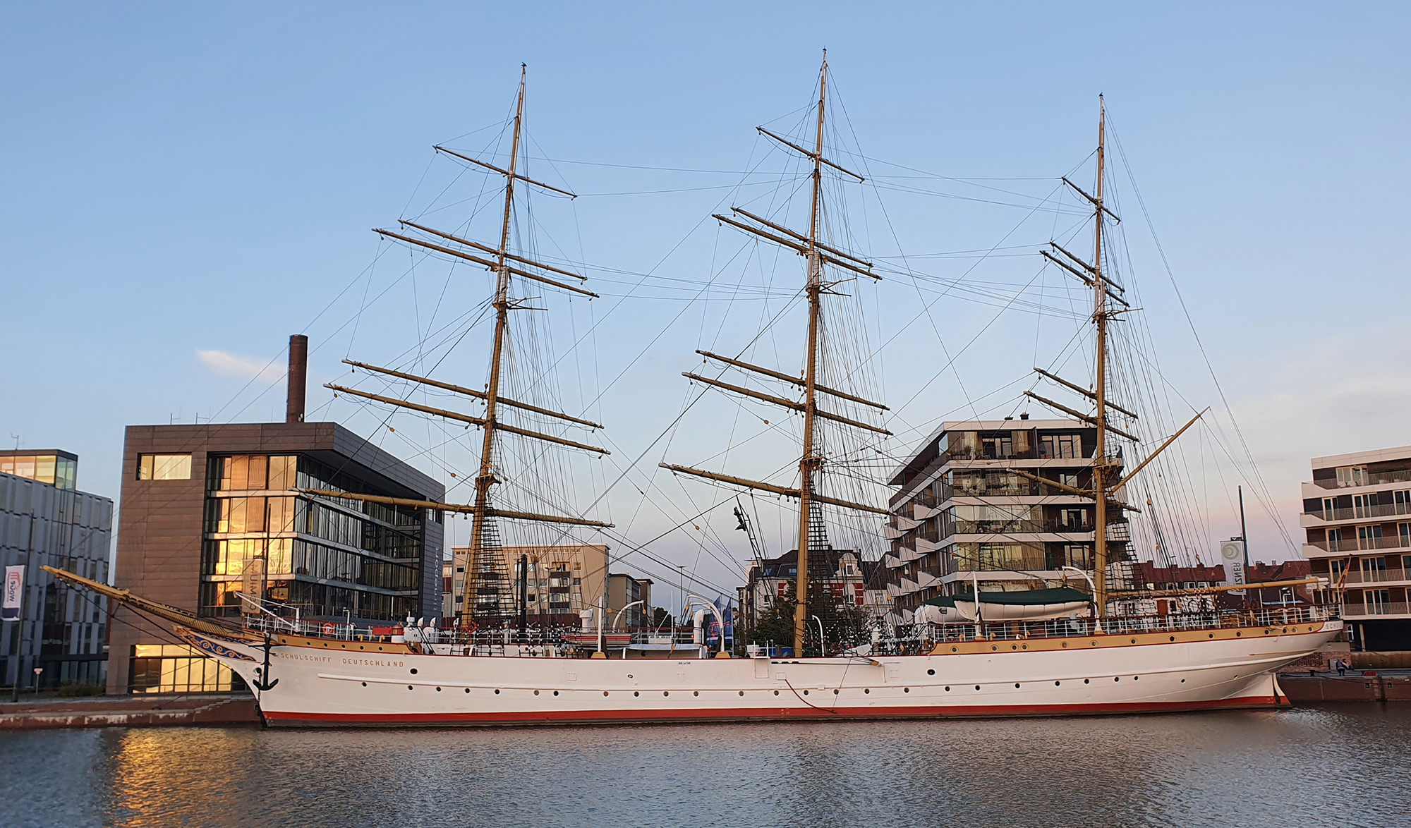 Schulschiff DEUTSCHLAND am Liegeplatz in Bremerhaven